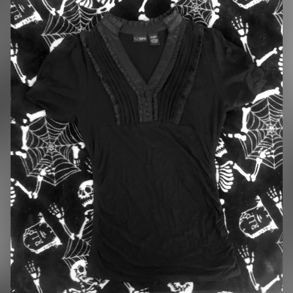 Daytrip Black short-sleeve blouse